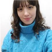 Adapto mis clases al nivel del alumno y soy cercana y comprensiva. Asimismo, soy amable, flexible y empática.